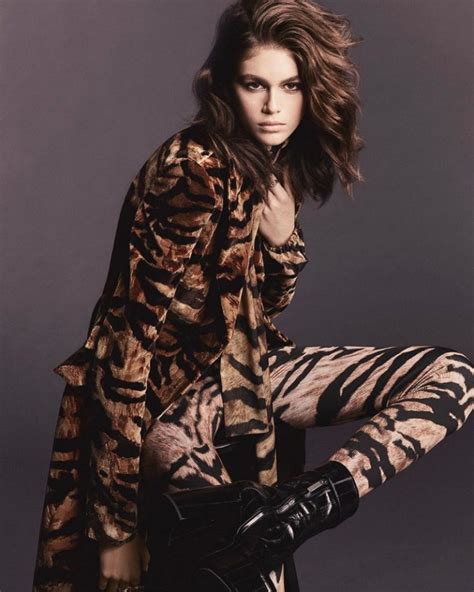 Kaia Gerber Shares Nude Photo from Vogue Japan Editorial in。